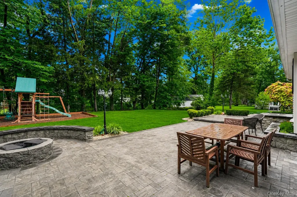 13 Beech Street Nanuet NY 10954