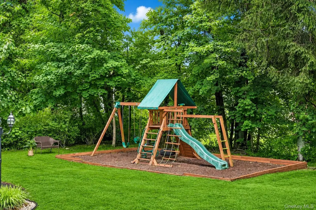 13 Beech Street Nanuet NY 10954