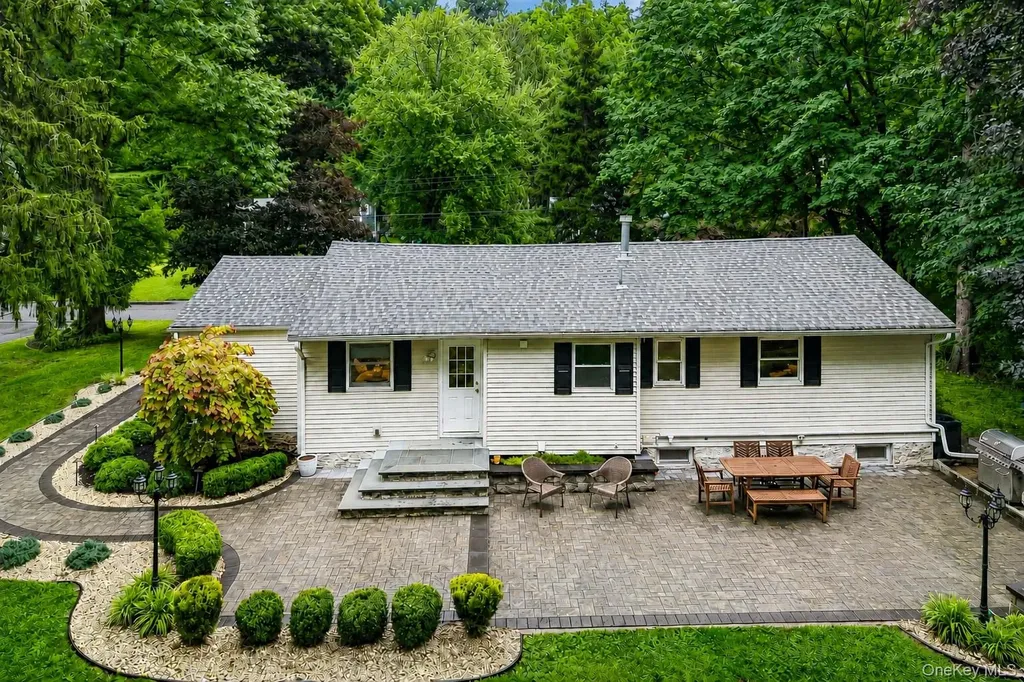 13 Beech Street Nanuet NY 10954