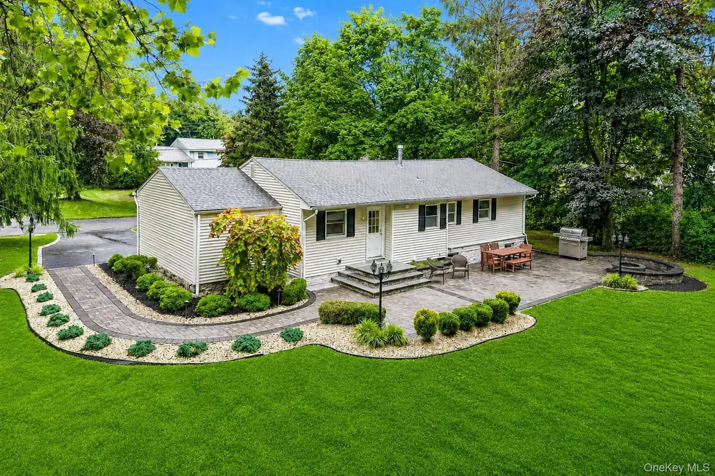 13 Beech Street Nanuet NY 10954