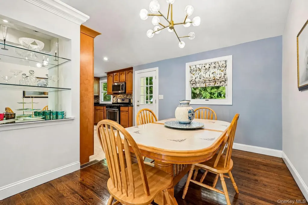 13 Beech Street Nanuet NY 10954