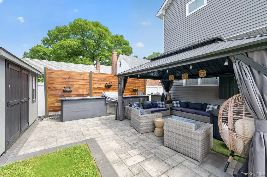 276 Rintin Street Franklin Square NY 11010