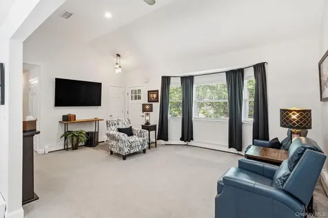 20 Charter Court Manorville NY 11949