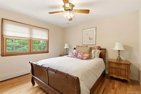 17 Holden Lane Bayville NY 11709