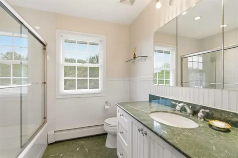 17 Holden Lane Bayville NY 11709