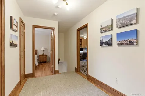 17 Holden Lane Bayville NY 11709