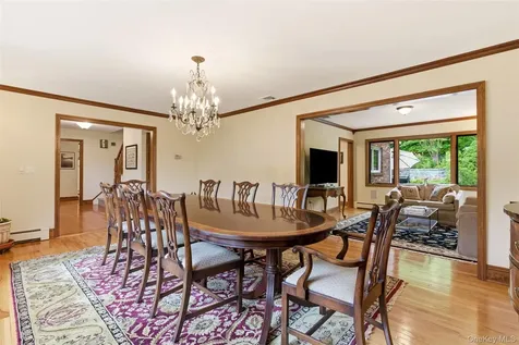 17 Holden Lane Bayville NY 11709