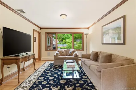 17 Holden Lane Bayville NY 11709