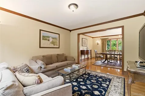 17 Holden Lane Bayville NY 11709