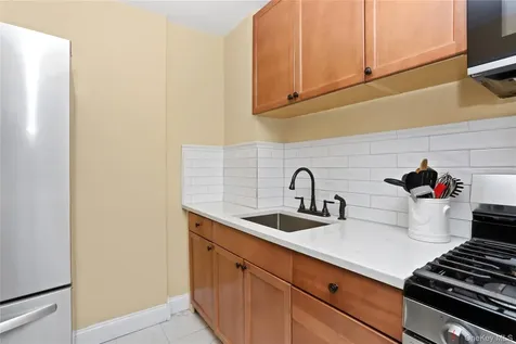 73 Broadway Pleasantville NY 10570