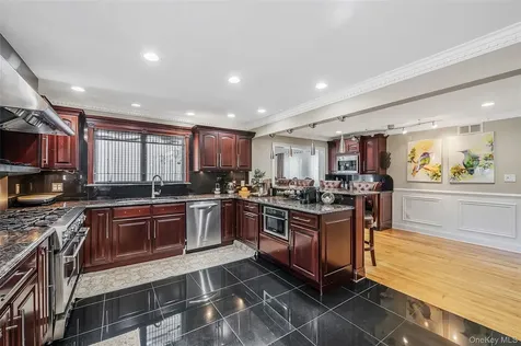 2 Jodi Drive Manorville NY 11949