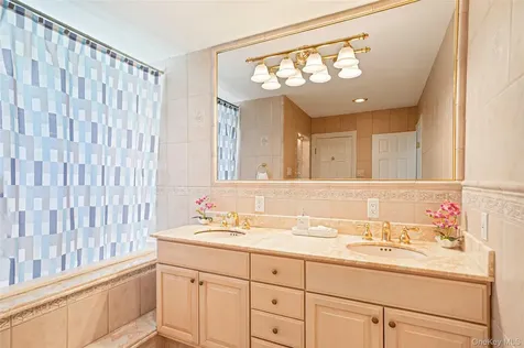 2 Jodi Drive Manorville NY 11949