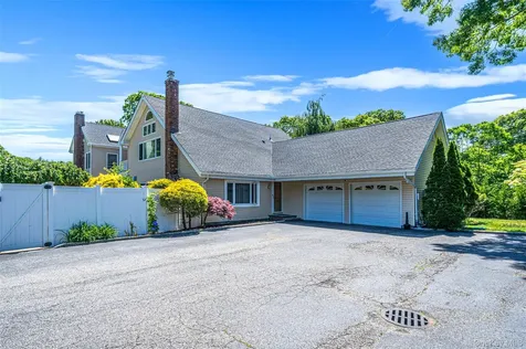 2 Jodi Drive Manorville NY 11949