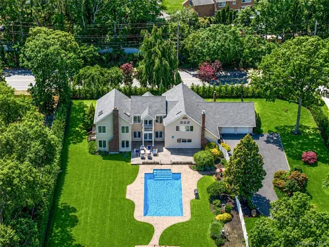 2 Jodi Drive Manorville NY 11949