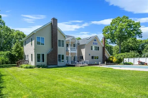 2 Jodi Drive Manorville NY 11949