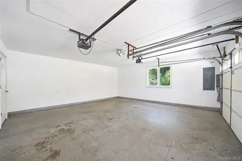 2 Jodi Drive Manorville NY 11949
