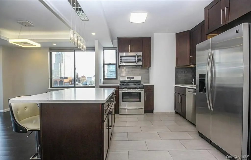 10 Cottage Place White Plains NY 10601