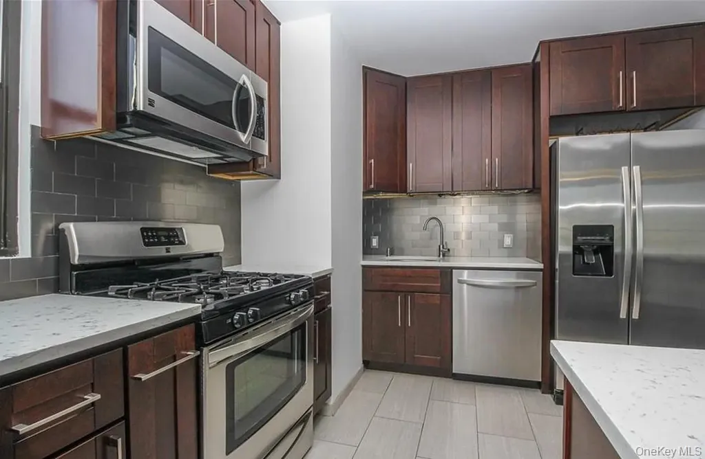 10 Cottage Place White Plains NY 10601