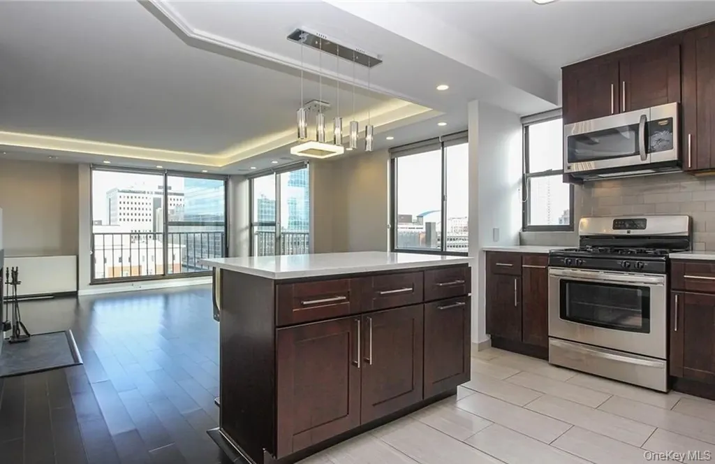 10 Cottage Place White Plains NY 10601