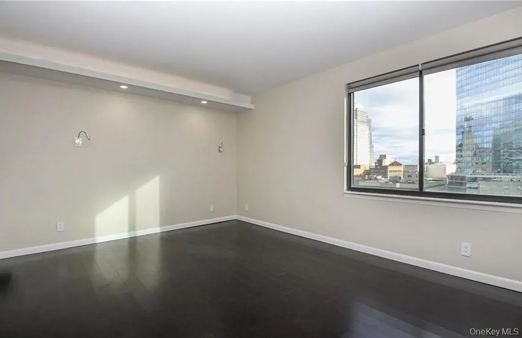 10 Cottage Place White Plains NY 10601