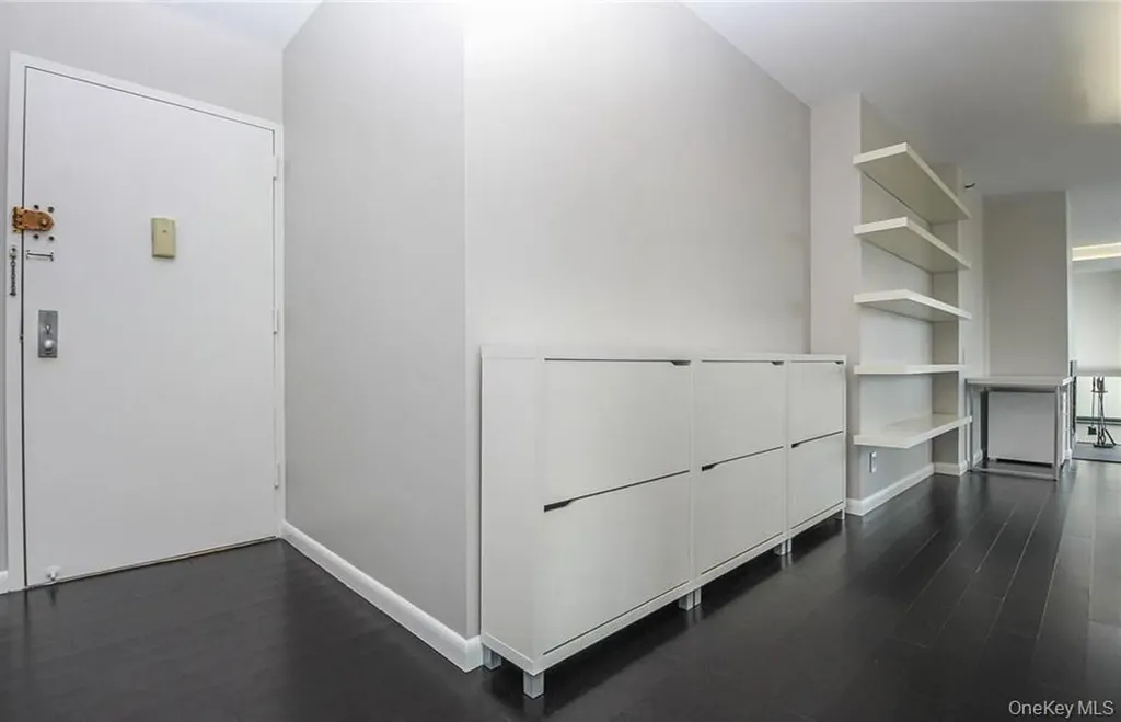 10 Cottage Place White Plains NY 10601