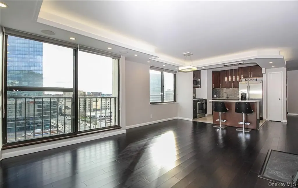 10 Cottage Place White Plains NY 10601