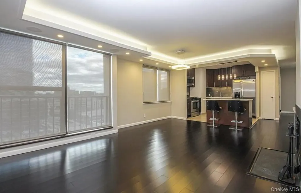 10 Cottage Place White Plains NY 10601