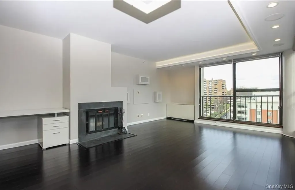 10 Cottage Place White Plains NY 10601