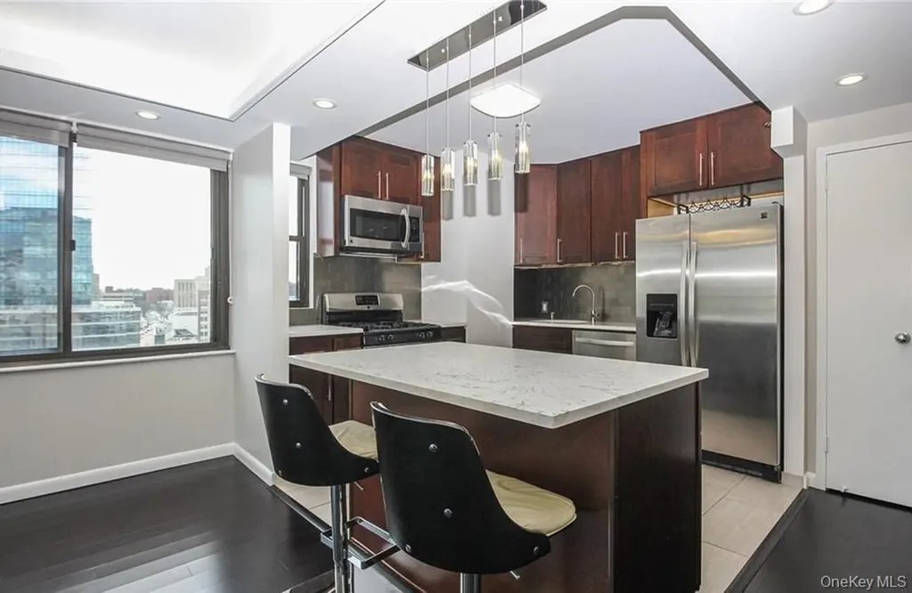 10 Cottage Place White Plains NY 10601