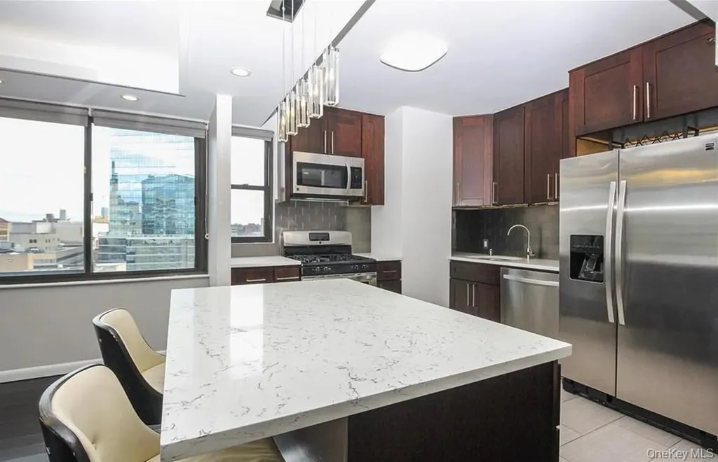 10 Cottage Place White Plains NY 10601