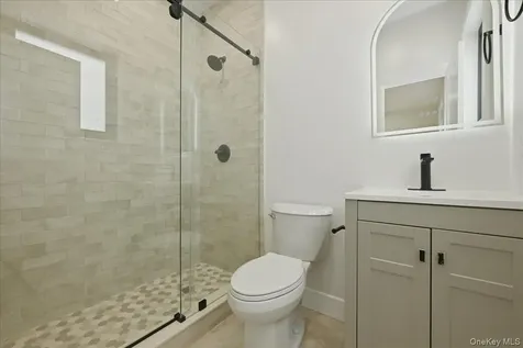 24 Middle Lane Westbury NY 11590