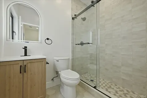 24 Middle Lane Westbury NY 11590