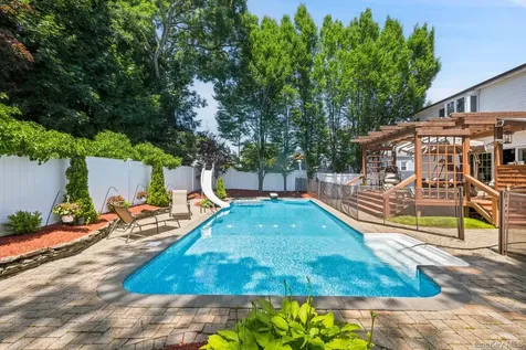 244 Grand Boulevard Massapequa Park NY 11762