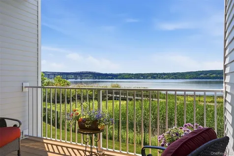614 Sacandaga Loop Wappingers Falls NY 12590
