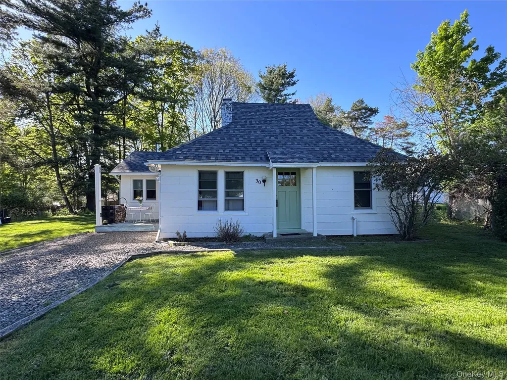 30 Starling Road Craryville NY 12521