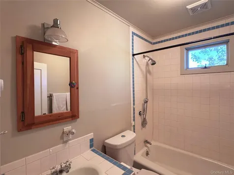 30 Starling Road Craryville NY 12521