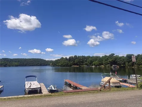 30 Starling Road Craryville NY 12521