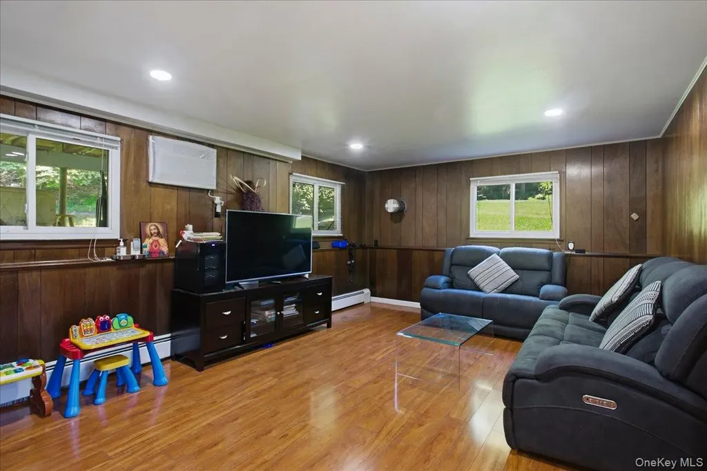 4 Medford Place Nanuet NY 10954