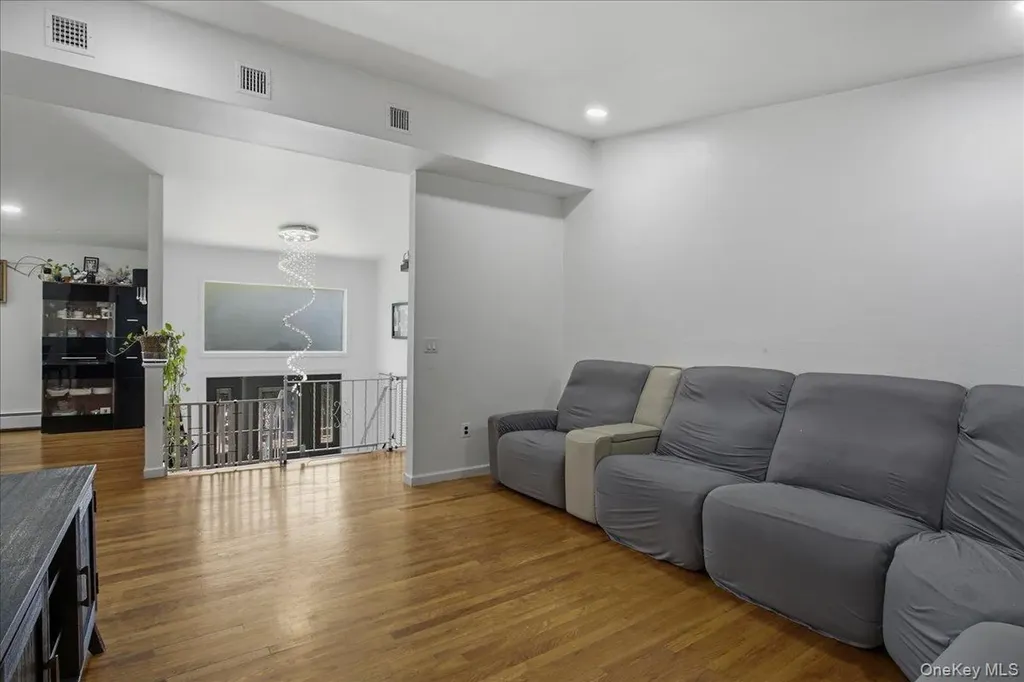 4 Medford Place Nanuet NY 10954