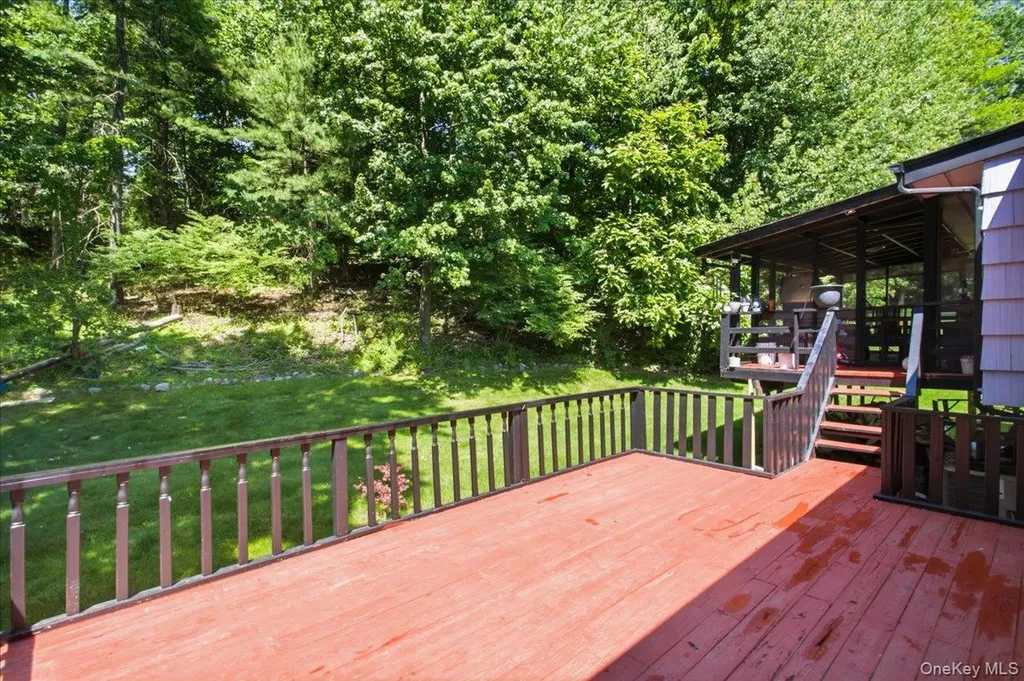 4 Medford Place Nanuet NY 10954