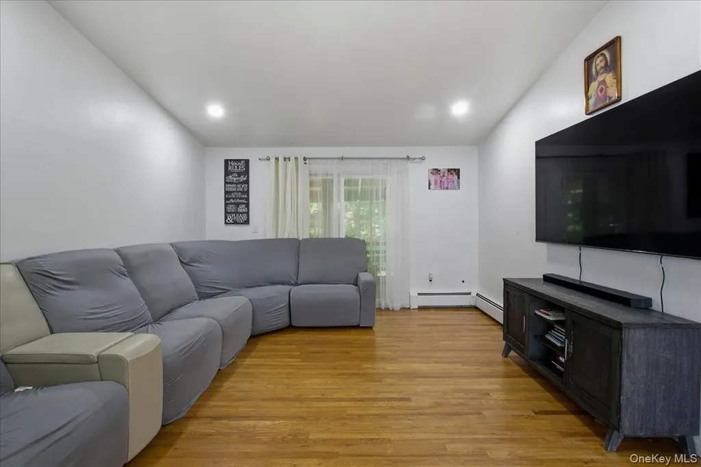 4 Medford Place Nanuet NY 10954