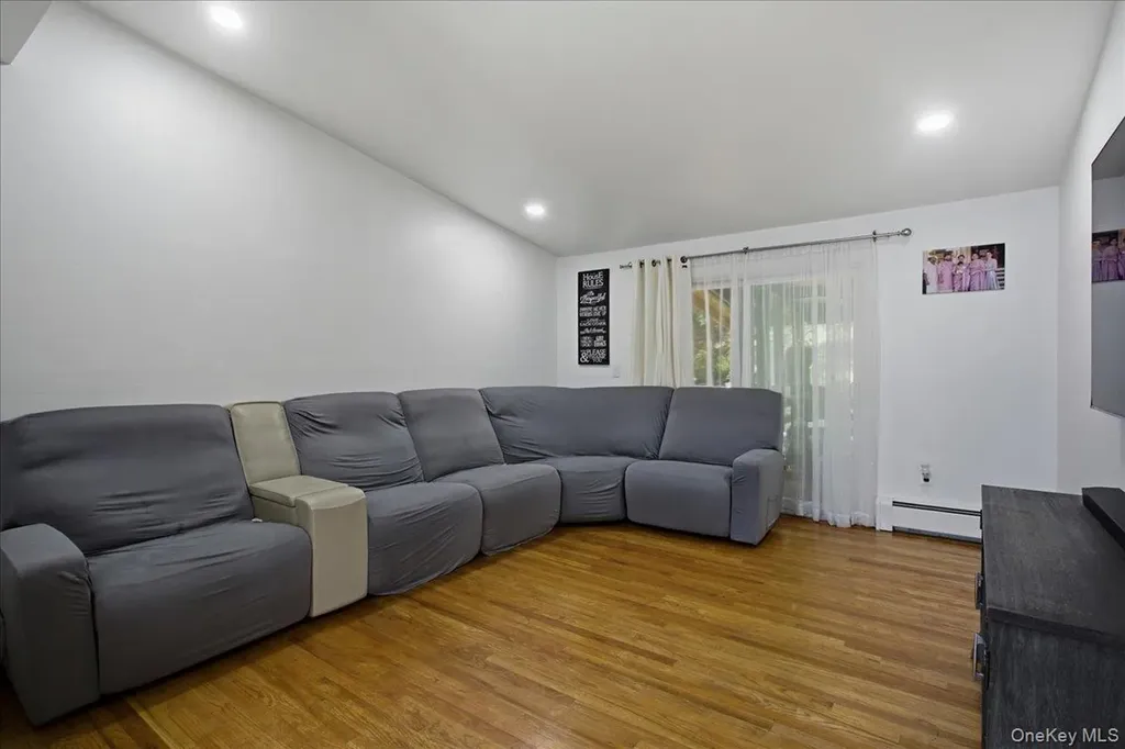 4 Medford Place Nanuet NY 10954