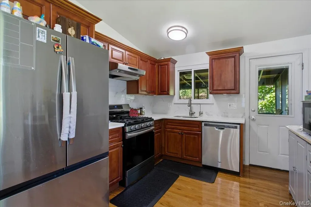 4 Medford Place Nanuet NY 10954
