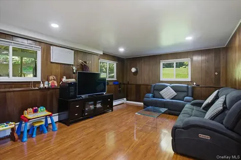 4 Medford Place Nanuet NY 10954