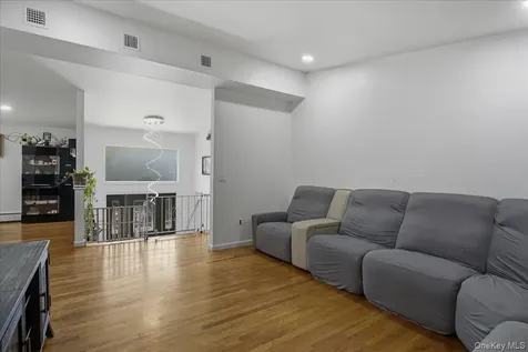 4 Medford Place Nanuet NY 10954
