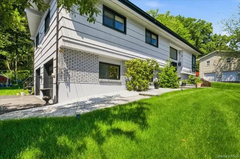 4 Medford Place Nanuet NY 10954