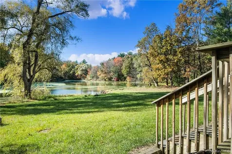 22 Lake Lodge Drive Pleasant Valley NY 12569