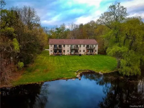 22 Lake Lodge Drive Pleasant Valley NY 12569