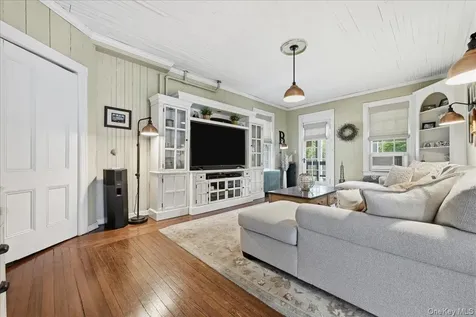 39 Little East Neck Road S Babylon NY 11702
