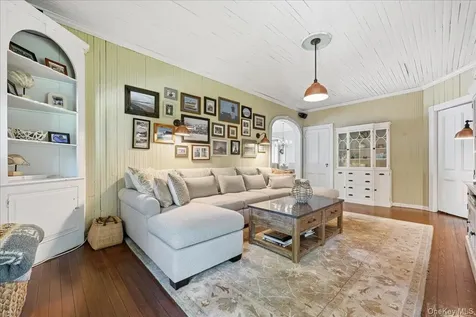 39 Little East Neck Road S Babylon NY 11702